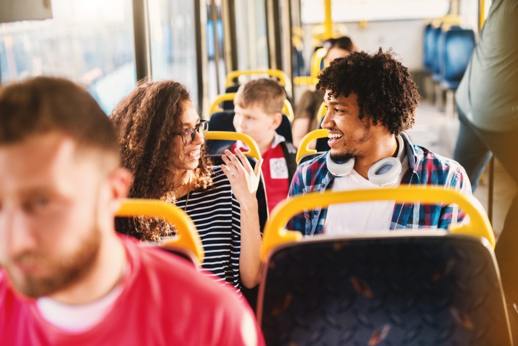 Mensen in bus