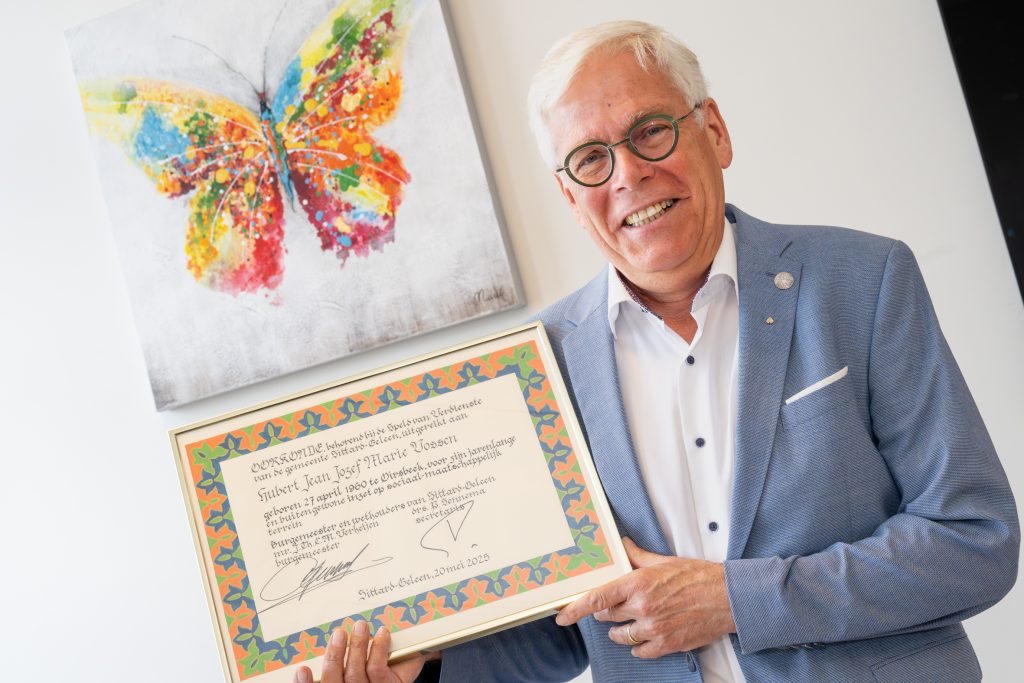 Uitreiking Speld van Verdienste Hub Vossen